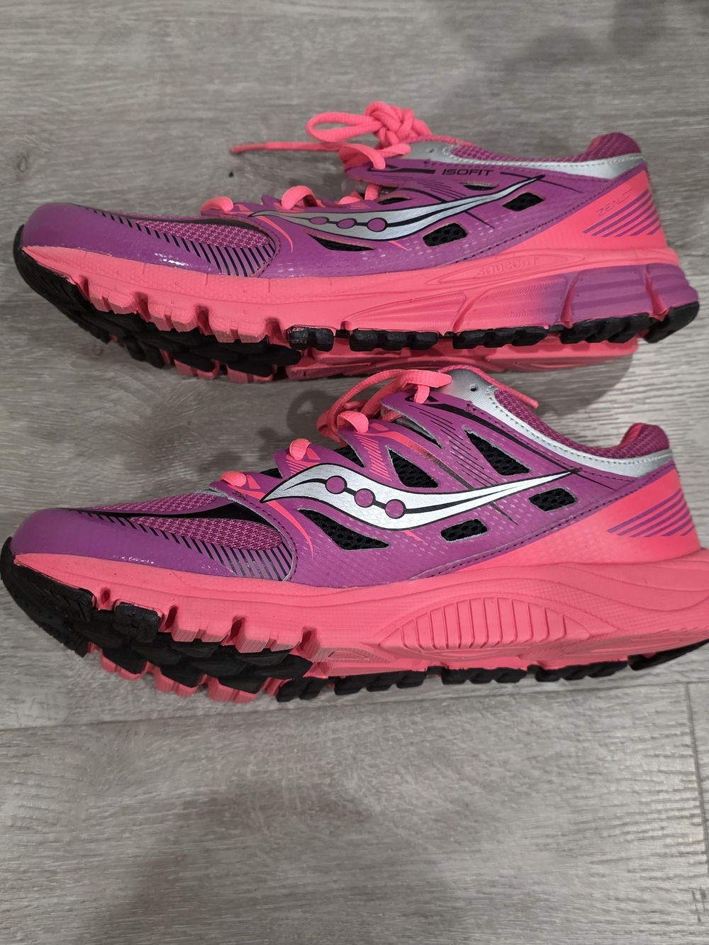 Saucony Women's Pink and Magenta Running Shoes - Cushioned Trainer